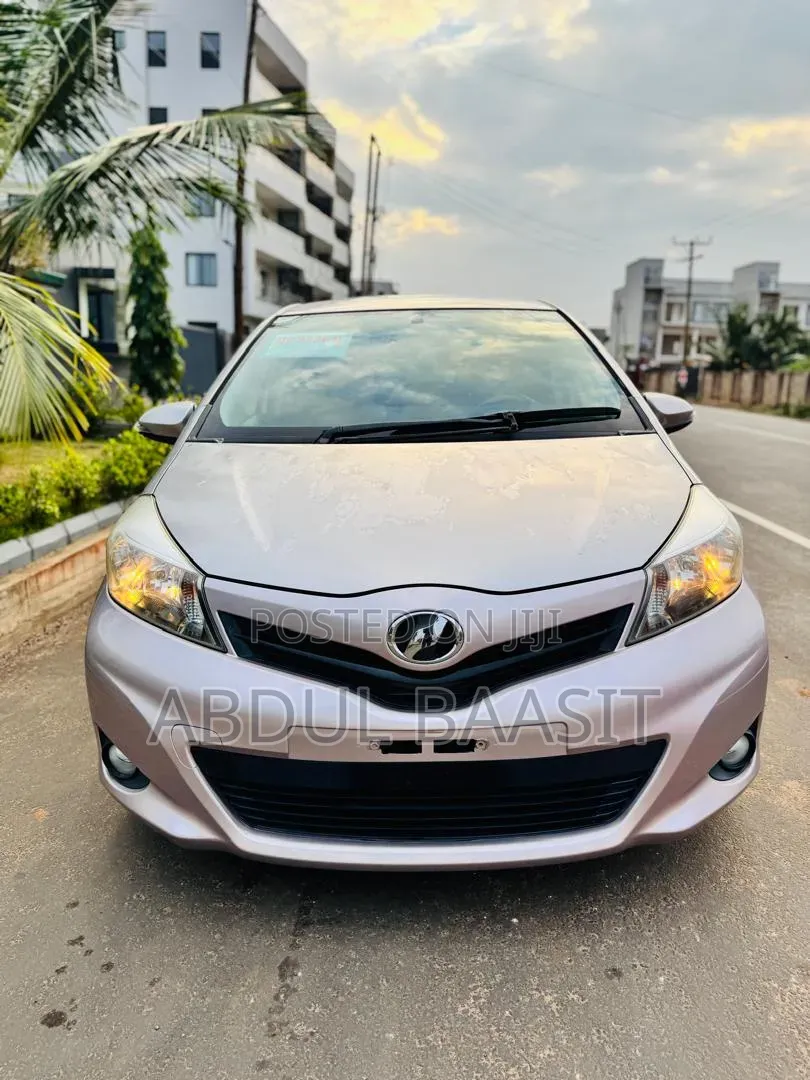 Toyota Vitz 2012 Pink