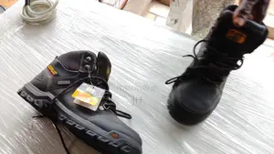 Original CAT Safety Boot