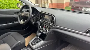 Hyundai Elantra SEL 2019 Silver