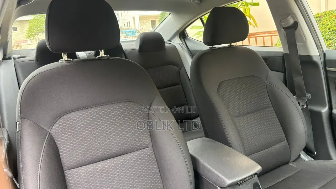 Hyundai Elantra SEL 2019 Silver