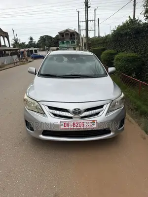 Toyota Corolla LE 4dr Sedan (1.8L 4cyl 4A) 2013 Silver