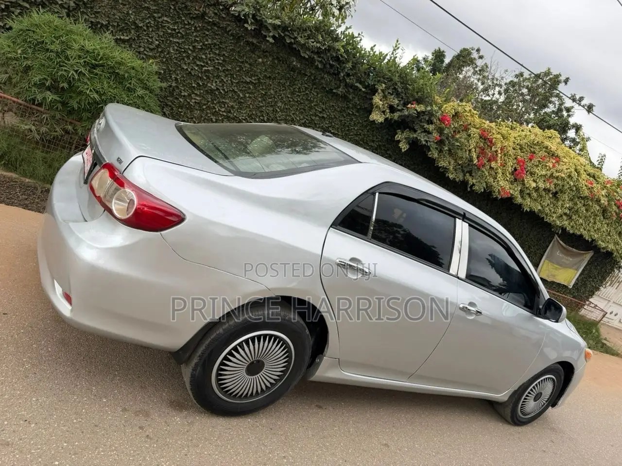 Toyota Corolla LE 4dr Sedan (1.8L 4cyl 4A) 2013 Silver