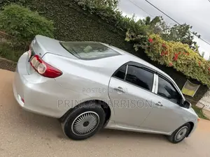 Toyota Corolla LE 4dr Sedan (1.8L 4cyl 4A) 2013 Silver