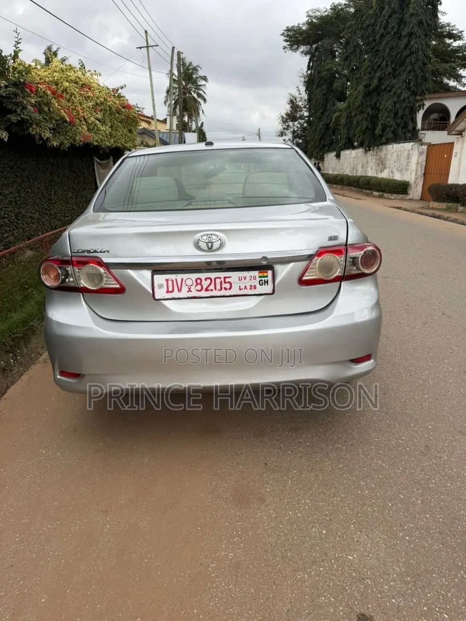 Toyota Corolla LE 4dr Sedan (1.8L 4cyl 4A) 2013 Silver