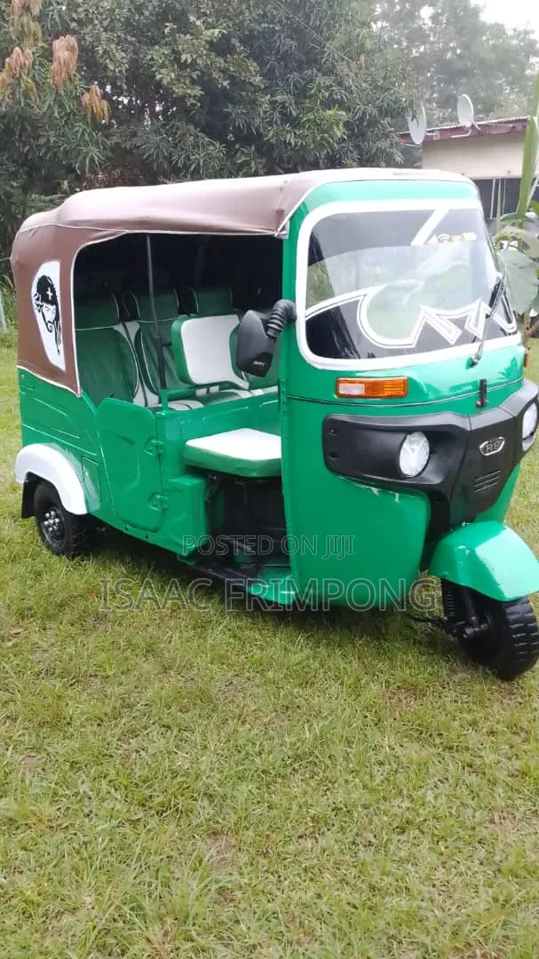 Bajaj RE 2025 Green