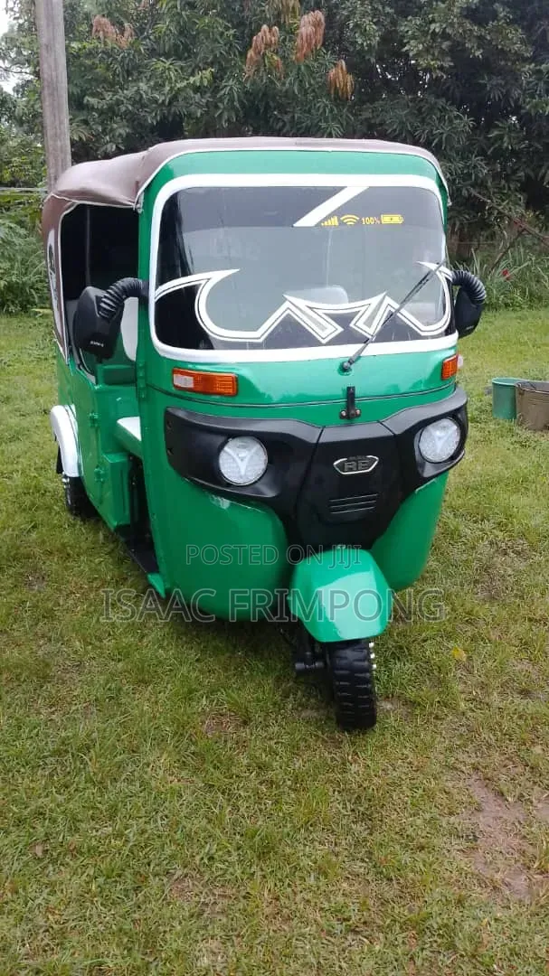 Bajaj RE 2025 Green
