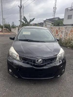 Toyota Vitz 1.3 AWD 5dr 2014 Black