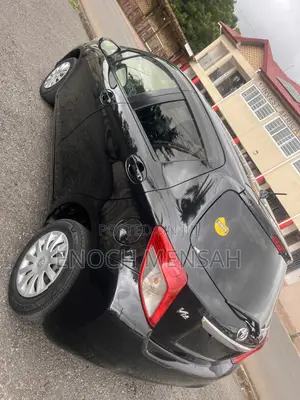 Toyota Vitz 1.3 AWD 5dr 2014 Black
