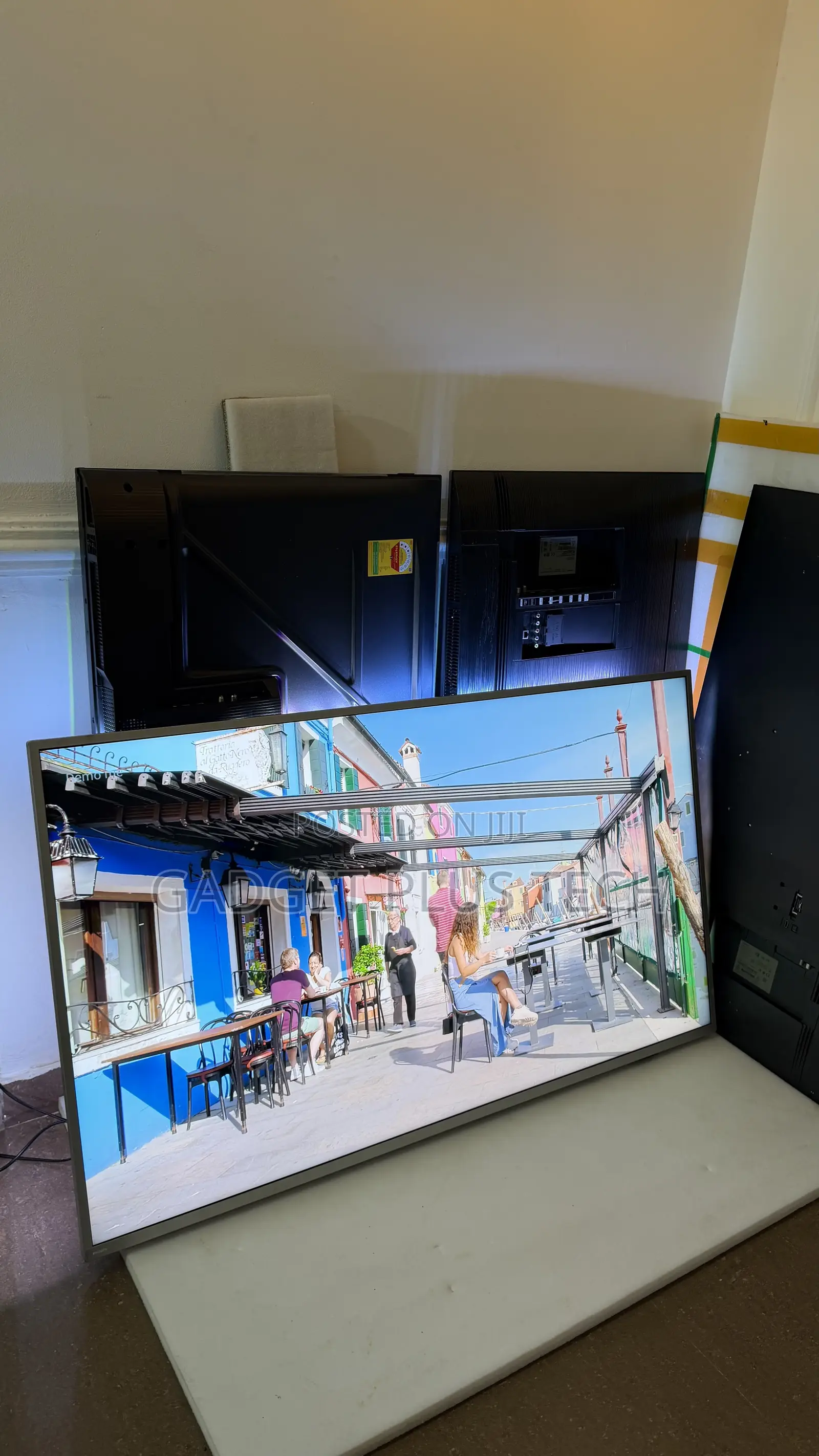 58” Philips 4K Andriod TV (Barely Visible Line in the Screen)