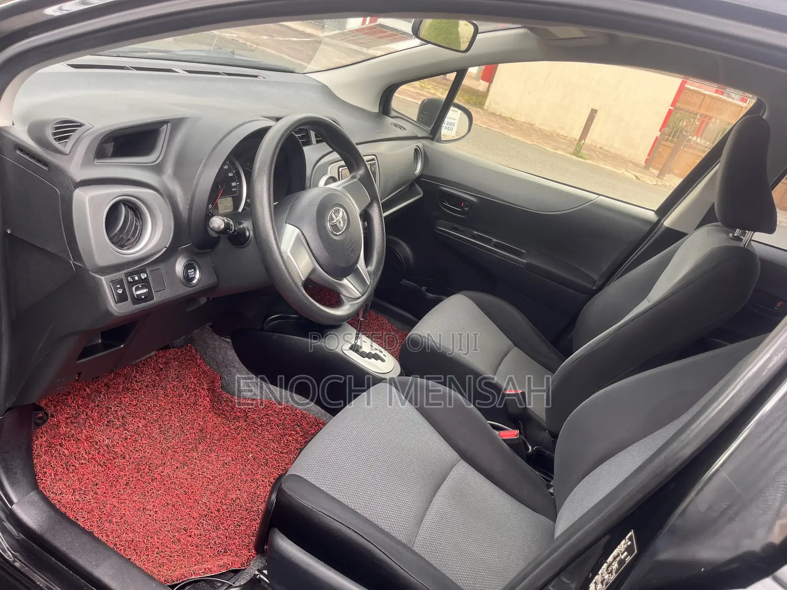 Toyota Vitz 1.3 AWD 5dr 2014 Black