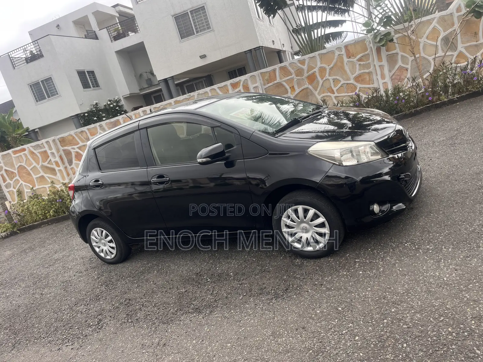 Toyota Vitz 1.3 AWD 5dr 2014 Black