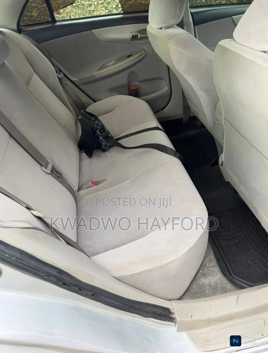 Toyota Corolla 2012 Silver