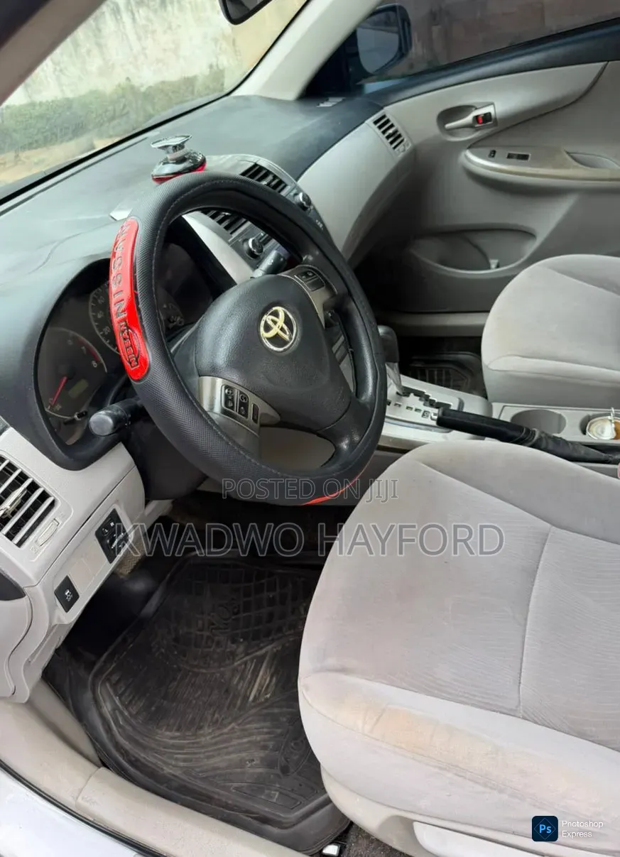 Toyota Corolla 2012 Silver