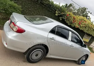 Toyota Corolla 2012 Silver