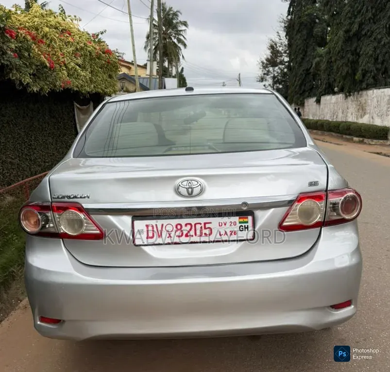 Toyota Corolla 2012 Silver