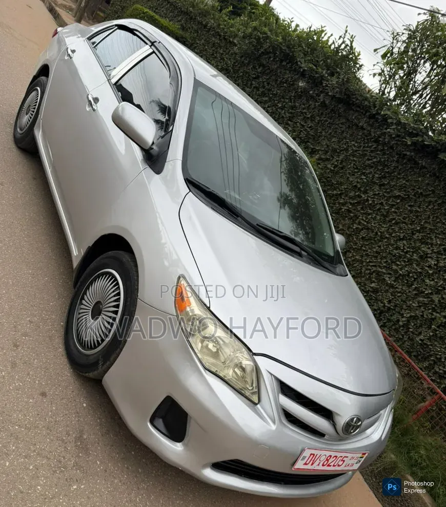 Toyota Corolla 2012 Silver
