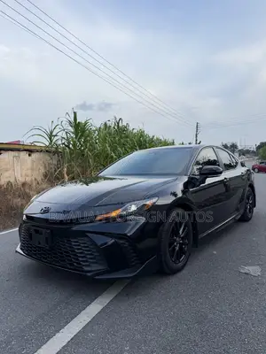 Toyota Camry SE 2025 Black