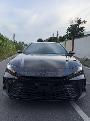 Toyota Camry SE 2025 Black