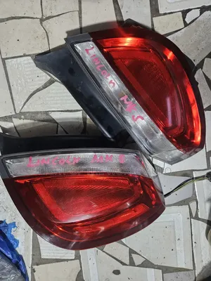Lincoln MKS 2012 Taillights Available