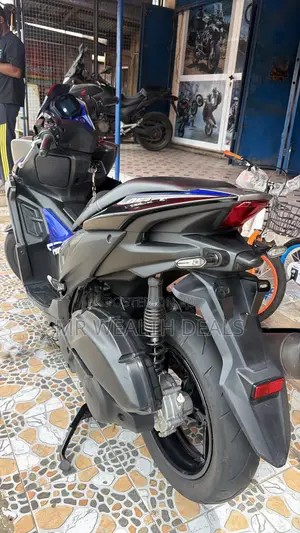 Yamaha Aerox 2025 Black