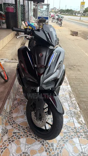 Yamaha Aerox 2025 Black