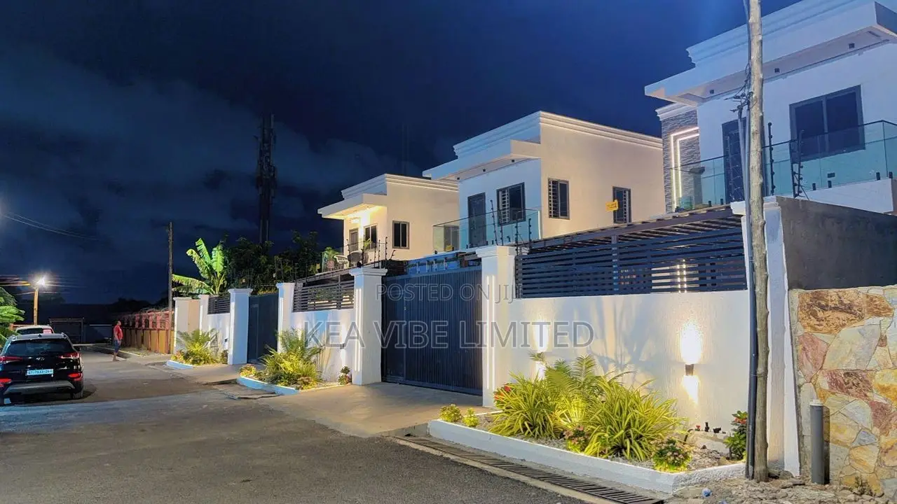 Furnished 4bdrm Apartment in Baatsona Total for sale