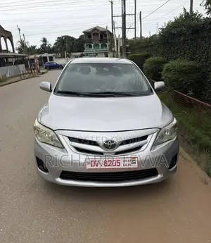 Toyota Corolla LE 4dr Sedan (1.8L 4cyl 4A) 2012 Silver