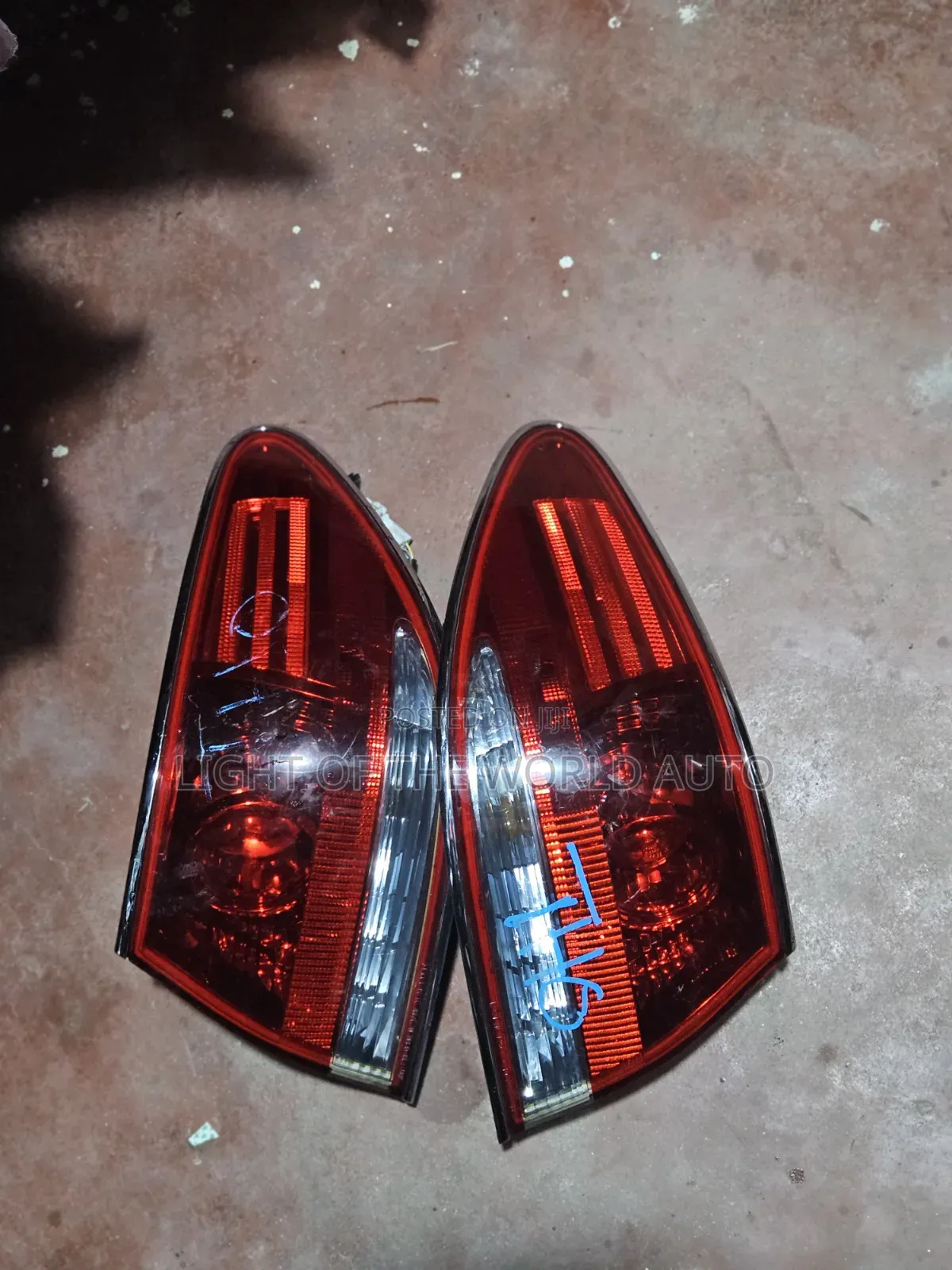 Lexus ES330 Taillights Available