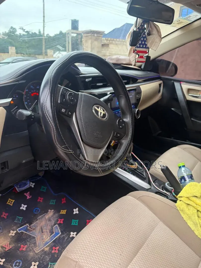 Toyota Corolla 2016 Red