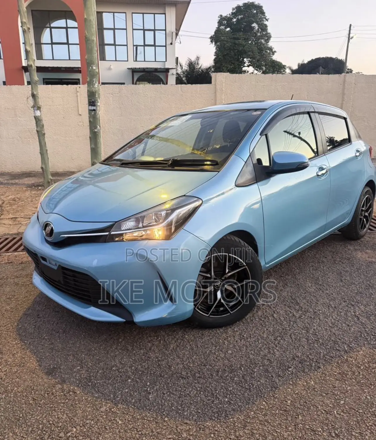 Toyota Vitz 1.3 AWD 3dr 2016 Blue