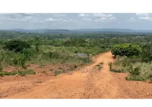 Land in Adukrom