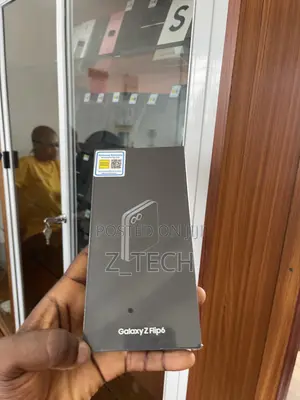 New Samsung Galaxy Z Flip6 256 GB Black