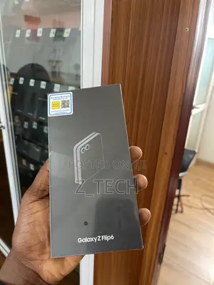 New Samsung Galaxy Z Flip6 256 GB Black