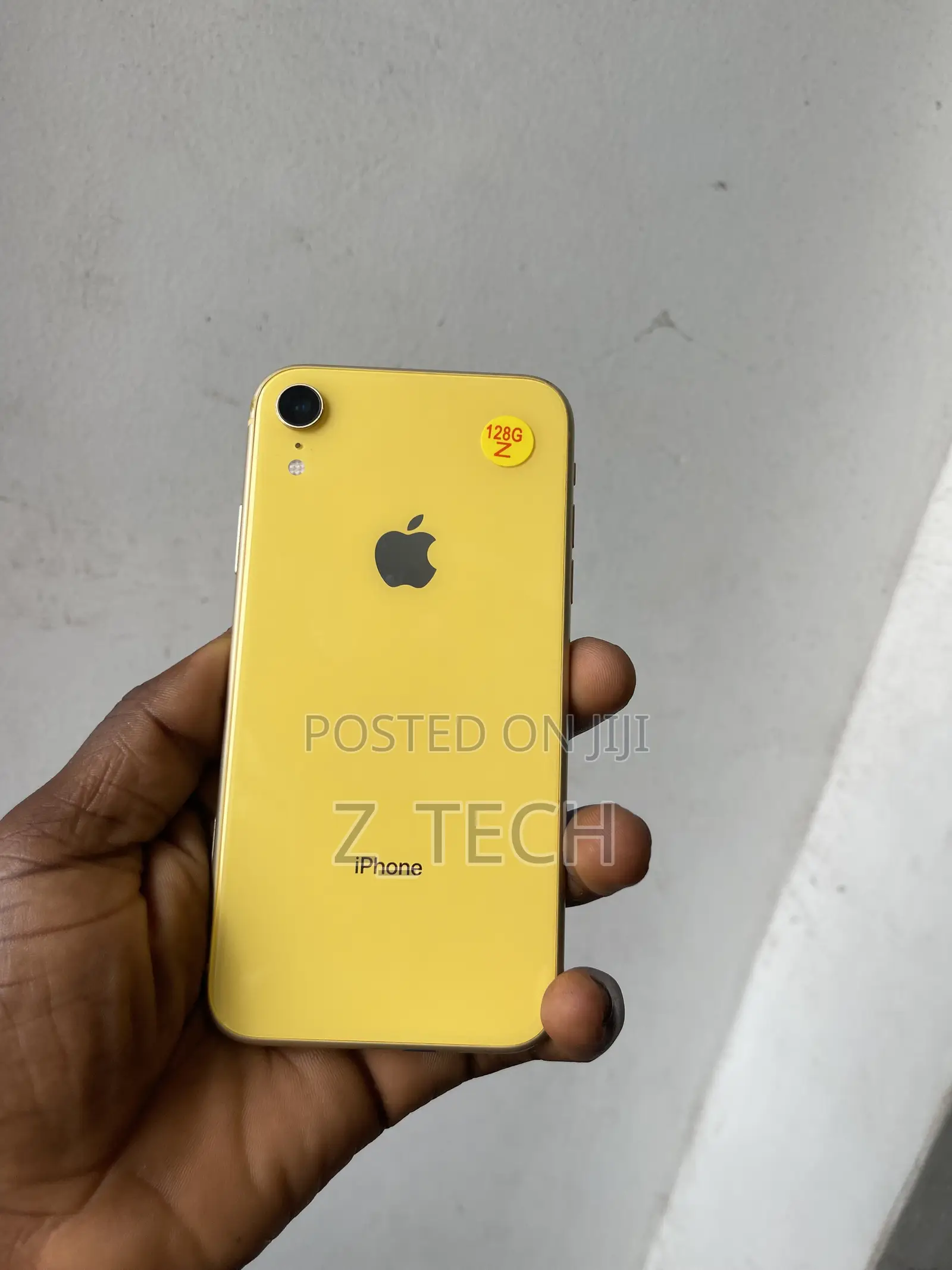 New Apple iPhone XR 128 GB Yellow