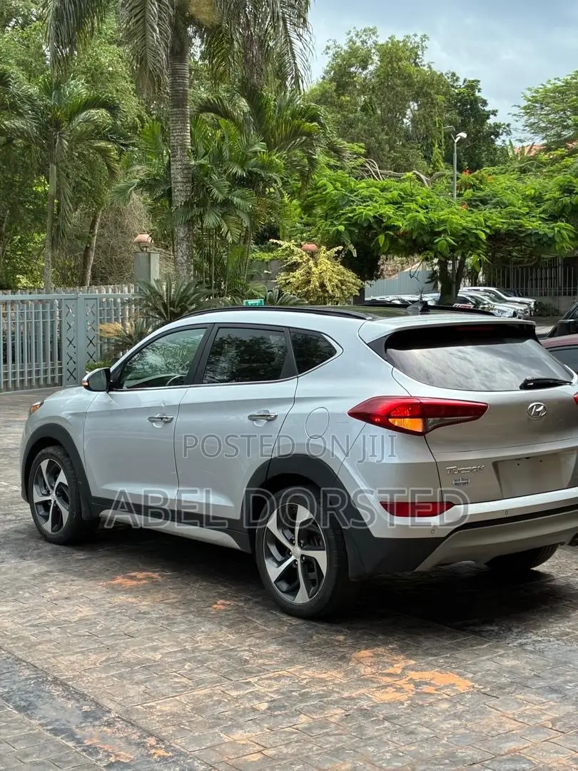 Hyundai Tucson Limited AWD 2017 Gray