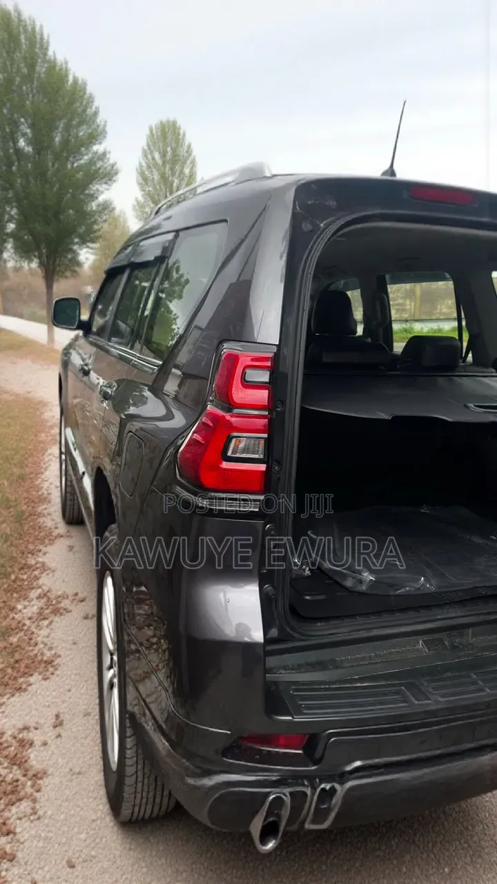 New Toyota Land Cruiser 2022 Gray