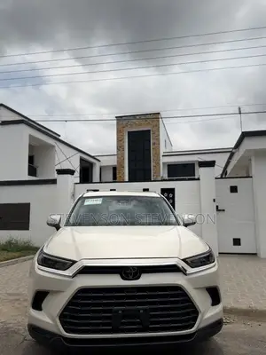 Toyota Highlander XLE AWD 2024 White
