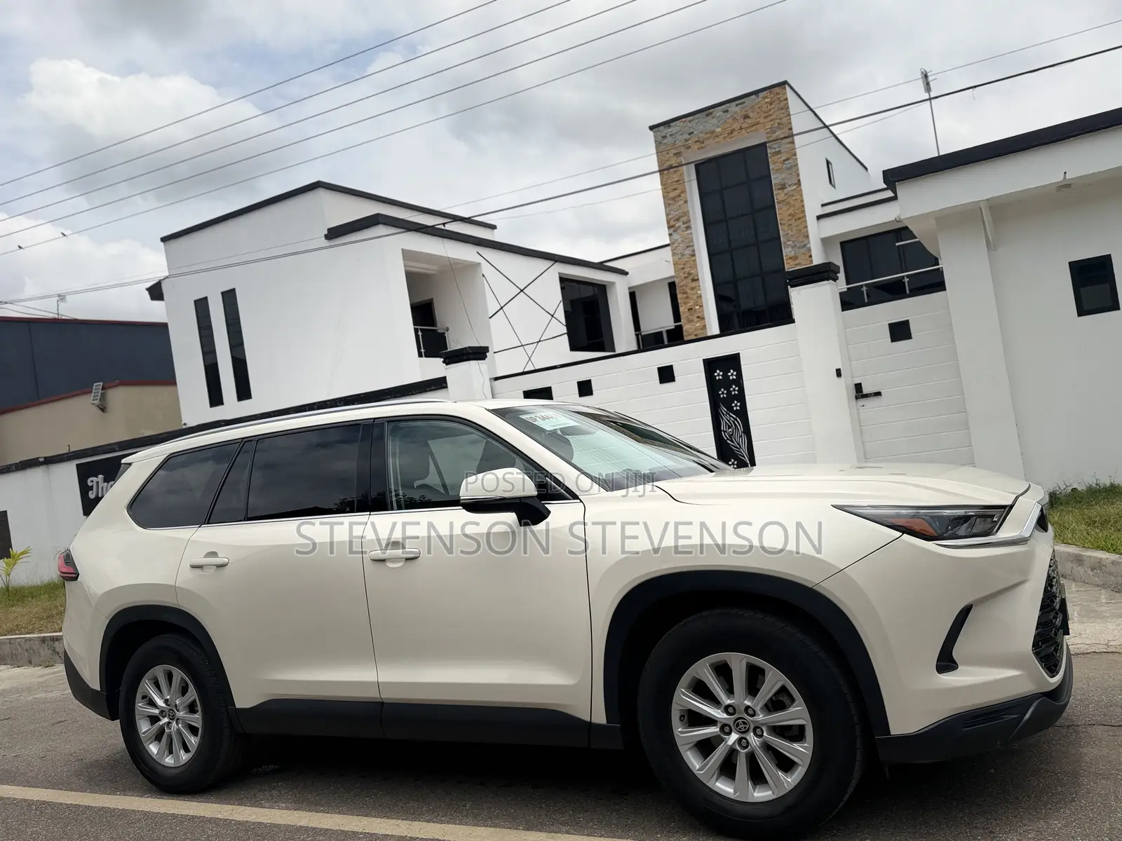 Toyota Highlander XLE AWD 2024 White