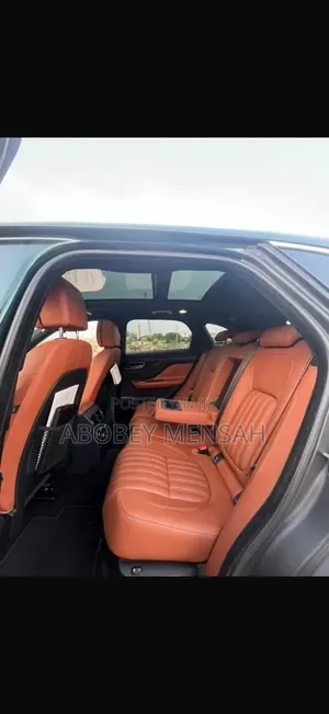 Jaguar F-Pace 25t AWD 2018 Black