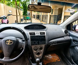 Toyota Yaris 2008 Gray