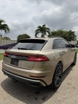 Audi Q8 55 Premium AWD quattro 2020 Gold