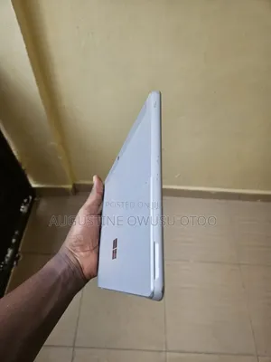 Laptop Microsoft Surface 2 8GB Intel HDD+SSD 128GB