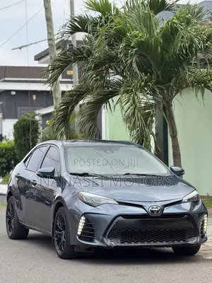Toyota Corolla XSE 4dr Sedan (1.8L 4cyl CVT) 2017 Gray