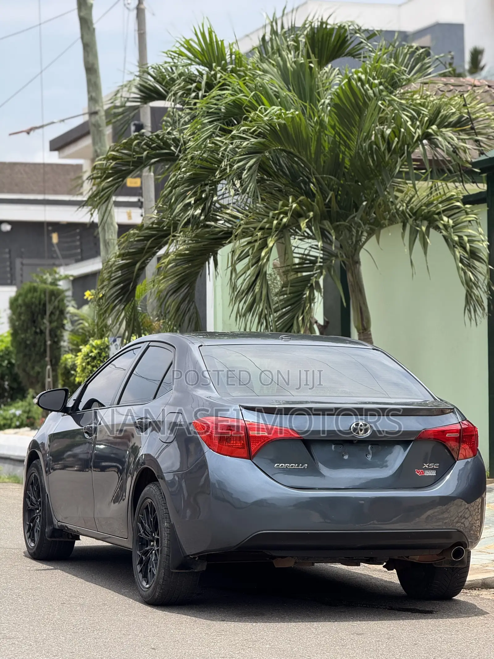 Toyota Corolla XSE 4dr Sedan (1.8L 4cyl CVT) 2017 Gray