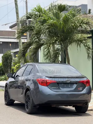 Toyota Corolla XSE 4dr Sedan (1.8L 4cyl CVT) 2017 Gray