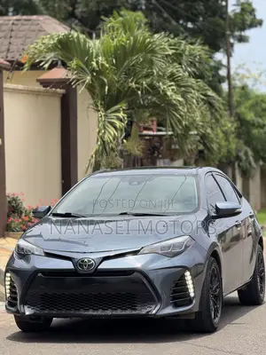 Toyota Corolla XSE 4dr Sedan (1.8L 4cyl CVT) 2017 Gray