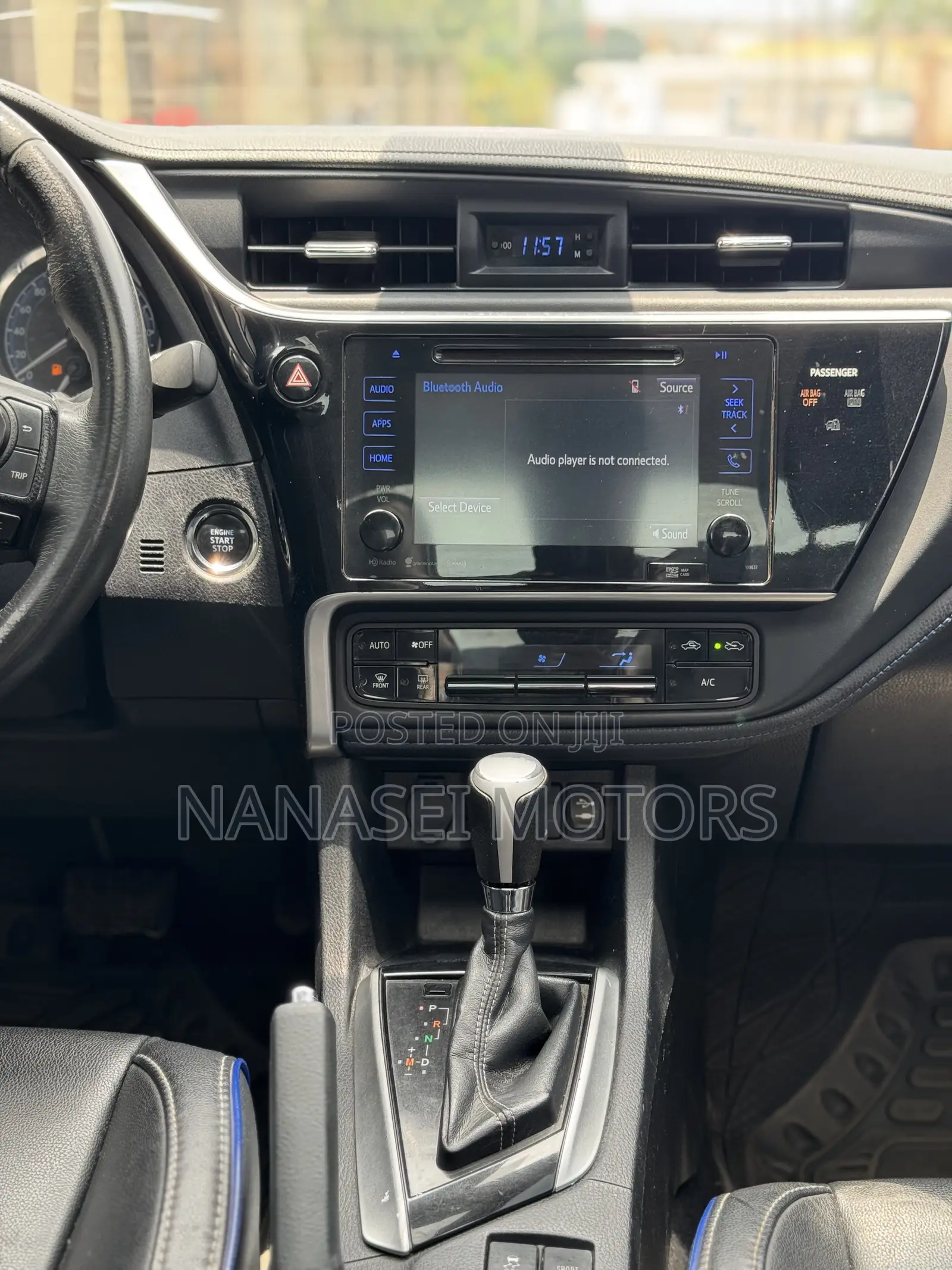 Toyota Corolla XSE 4dr Sedan (1.8L 4cyl CVT) 2017 Gray