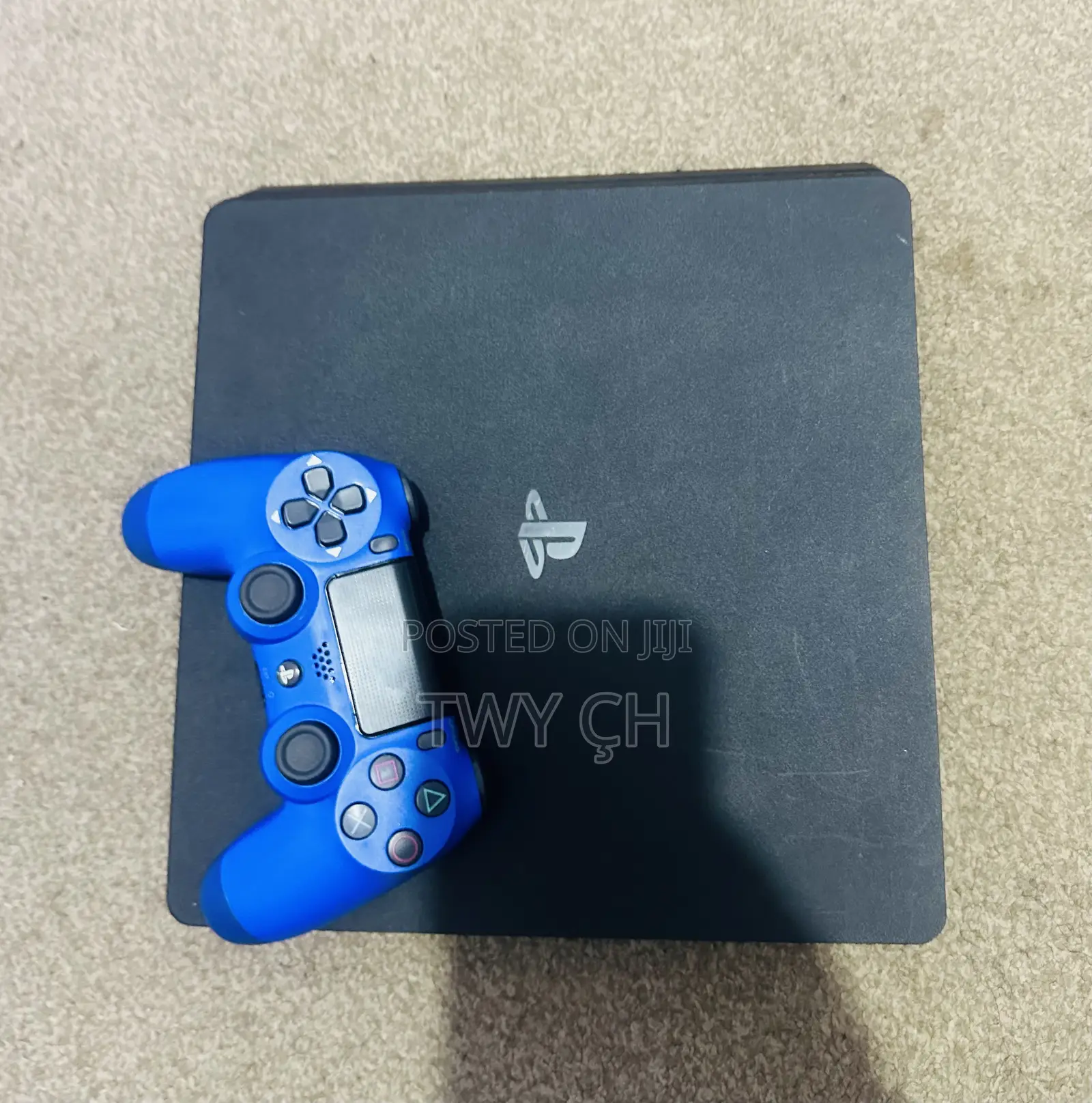 PS4 Slim Console