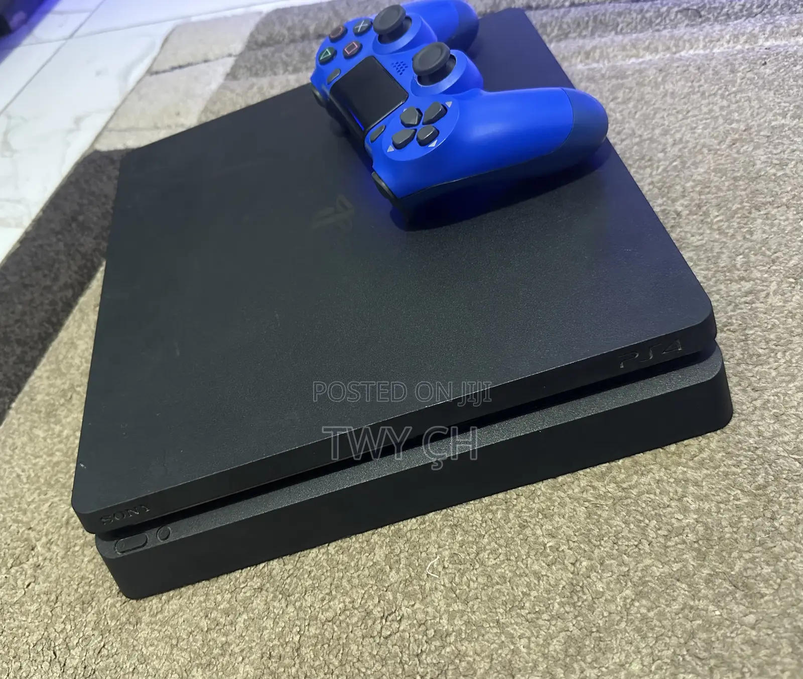PS4 Slim Console