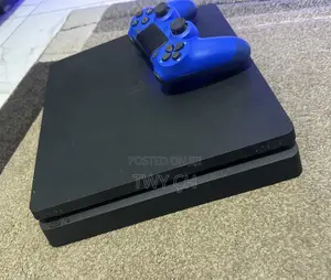 PS4 Slim Console